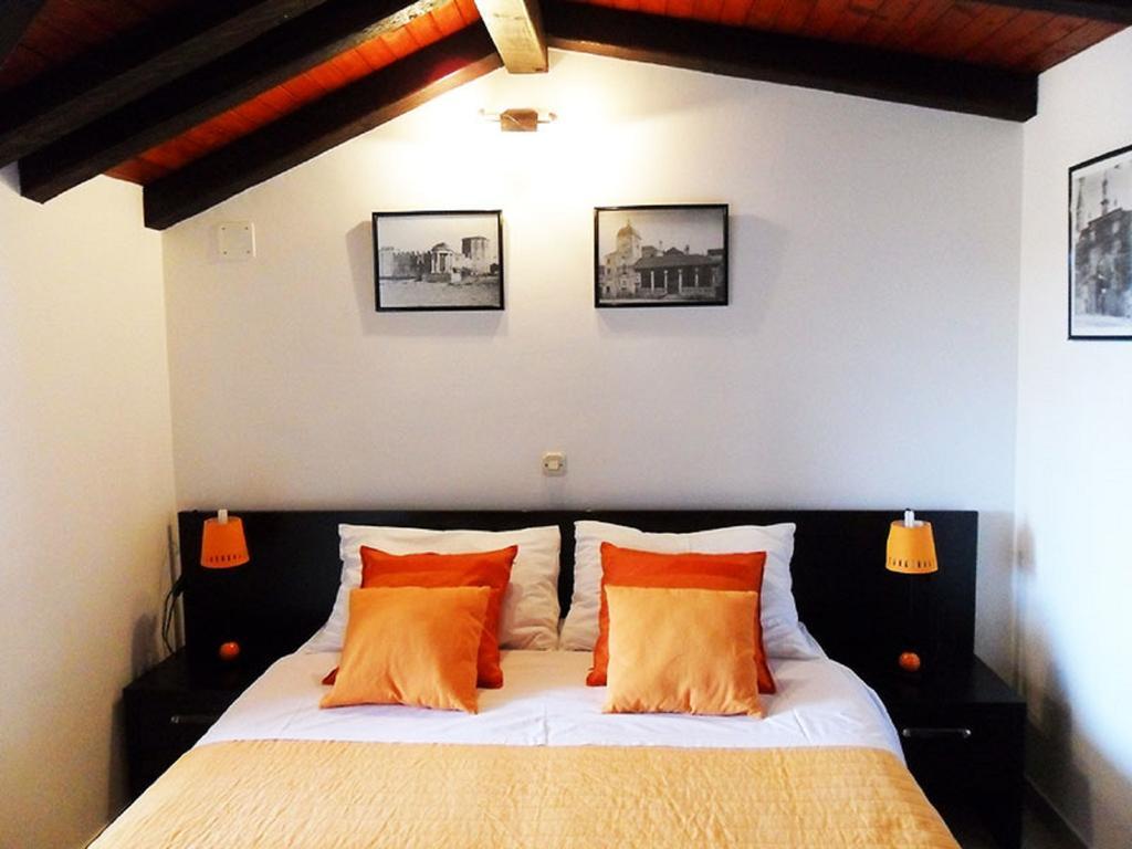Apartments Riva Trogir Bilik gambar