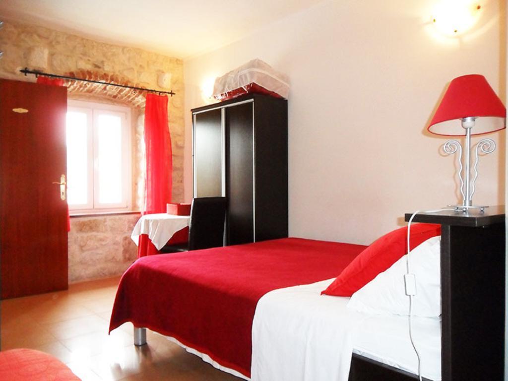 Apartments Riva Trogir Bilik gambar
