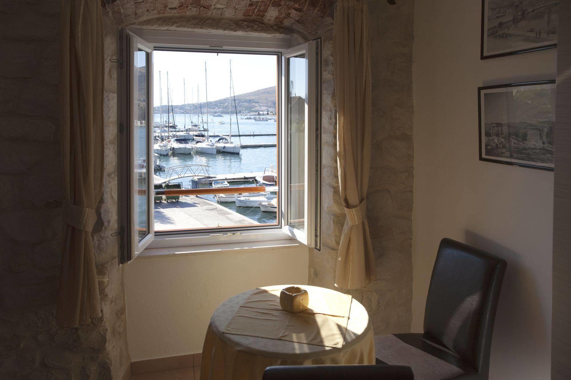 Apartments Riva Trogir Luaran gambar